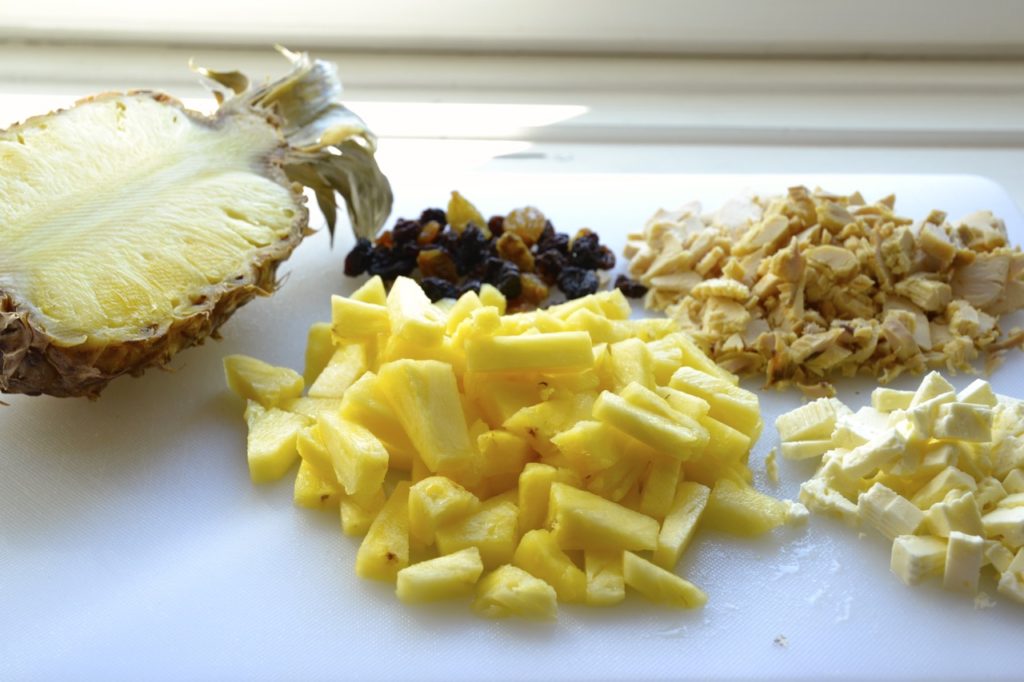 Ensalada de piña y pollo