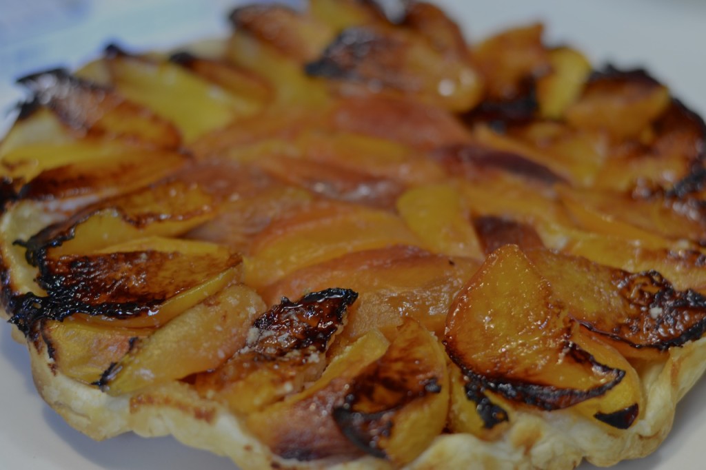 Tarta tatin de melocotón