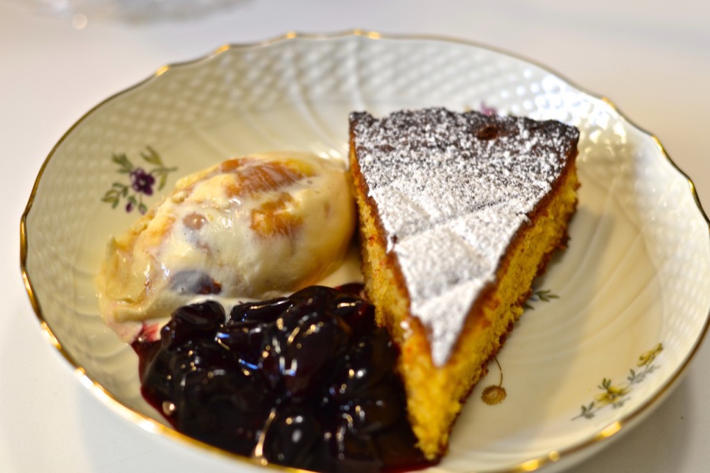 Compota de cerezas y pound cake