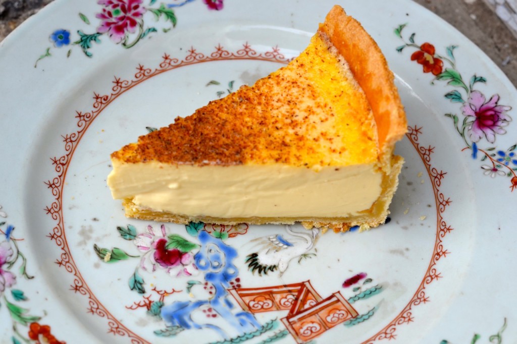 Tarta de crema con nuez moscada