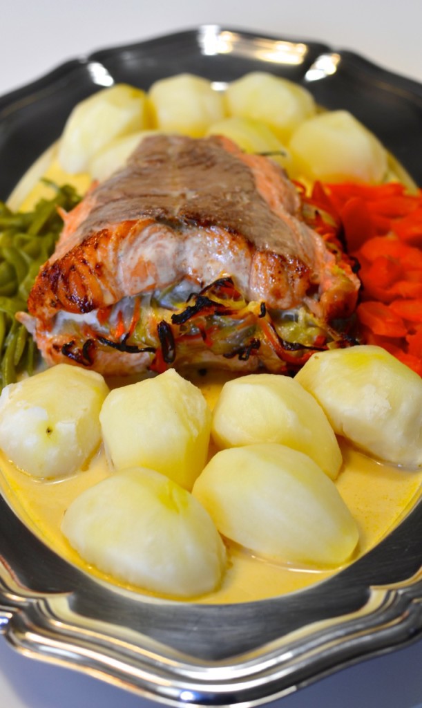Cola de salmón rellena
