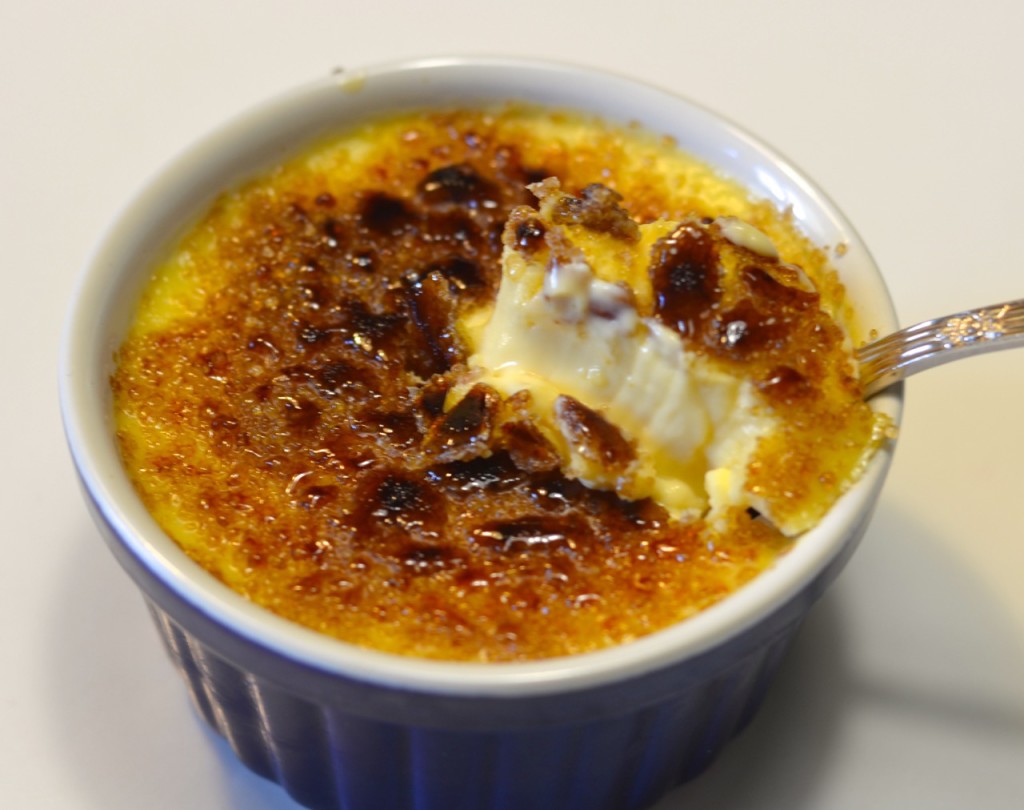 Crema catalana con chocolate blanco