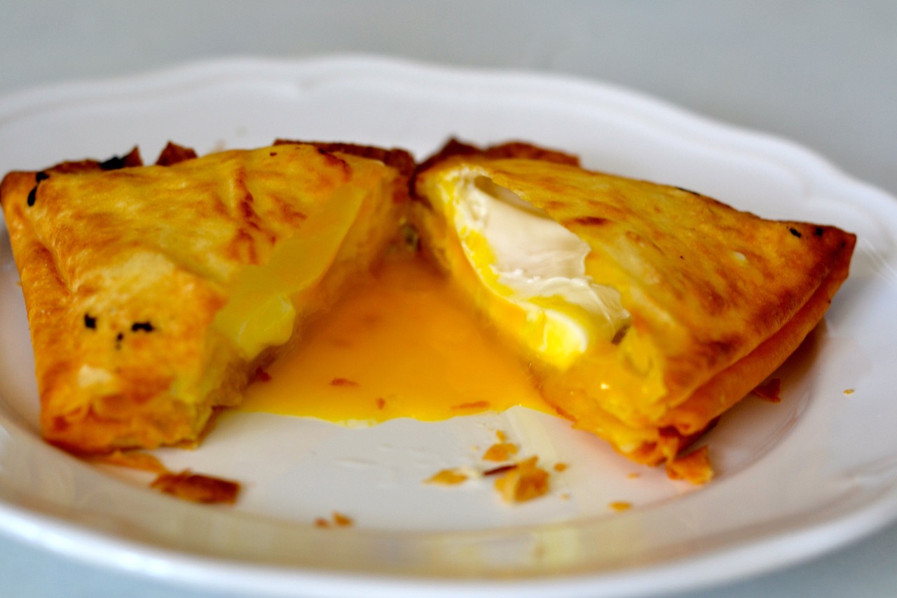 Huevo frito con pasta brick | Paloma de la Rica